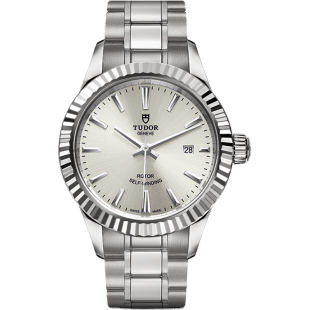Style 28 Stainless Steel / Fluted / Silver / Bracelet
