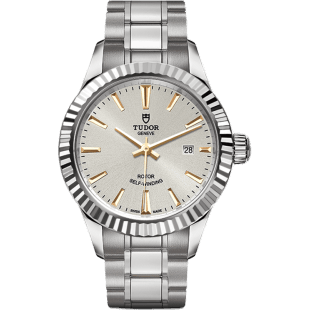 Style 28 Stainless Steel / Fluted / Silver / Bracelet