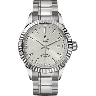 Style 28 Stainless Steel / Fluted / Silver-Diamond / Bracelet
